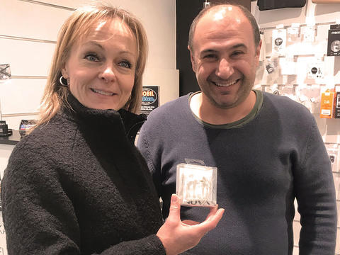 Nöjda kunder hos Mobildoktorn i Solna!